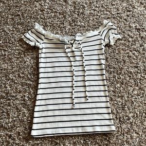 Black and white striped off the shoulder top. Size: XS